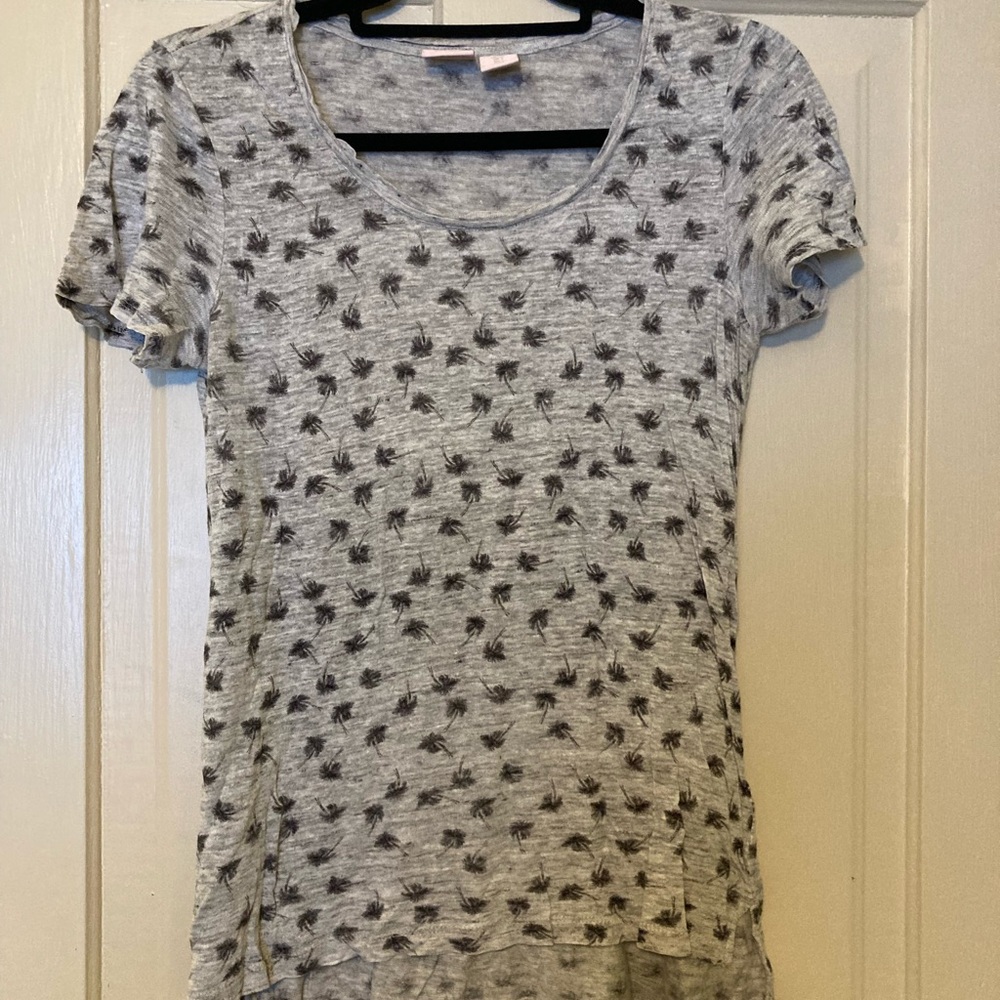 St. Tropez Black and Gray Patterned Short Sleeve Top